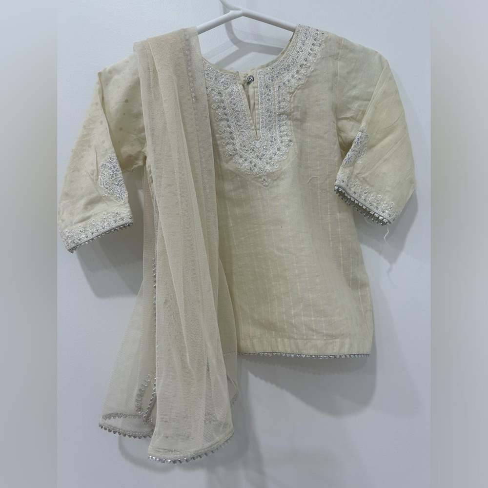Pakistani J.Dot infant girl  (0-3 months)